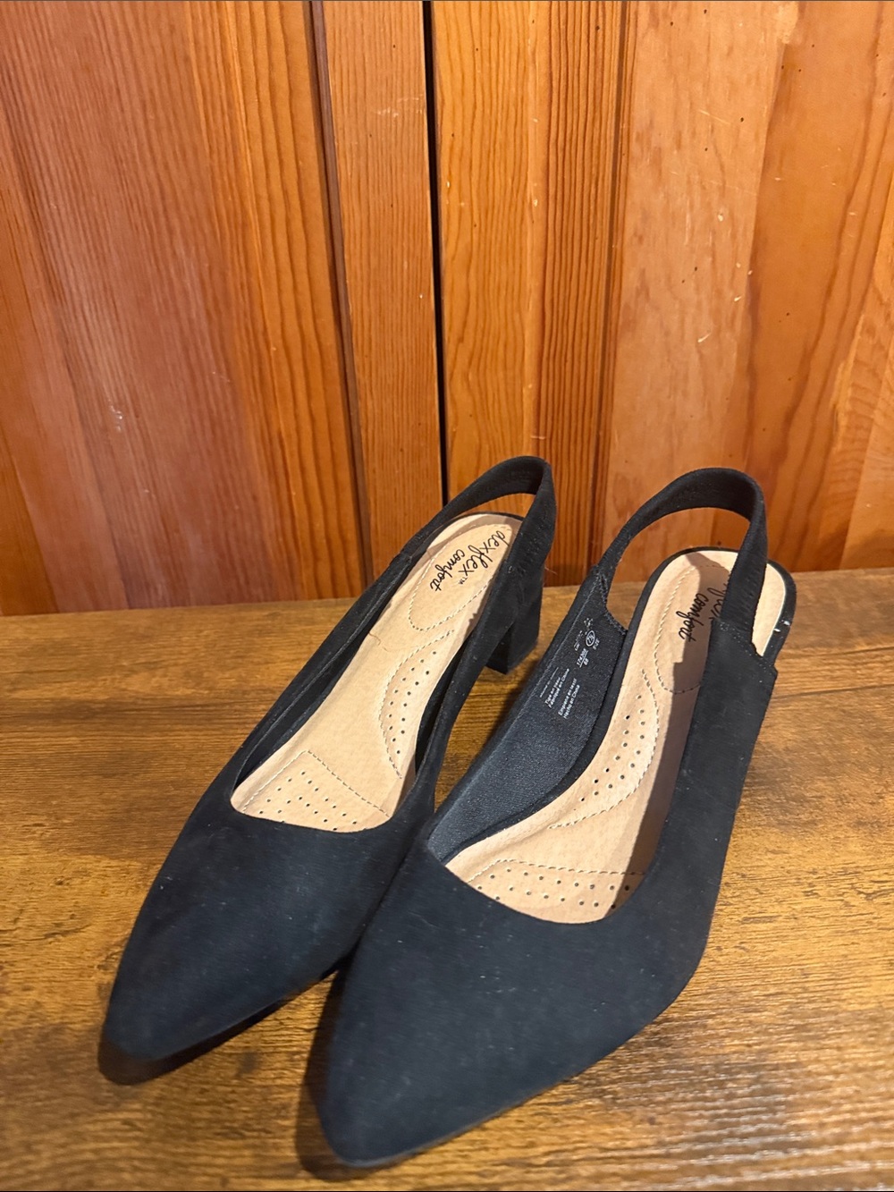 dexflex comfort Black Pointed-Toe Slingback Heels